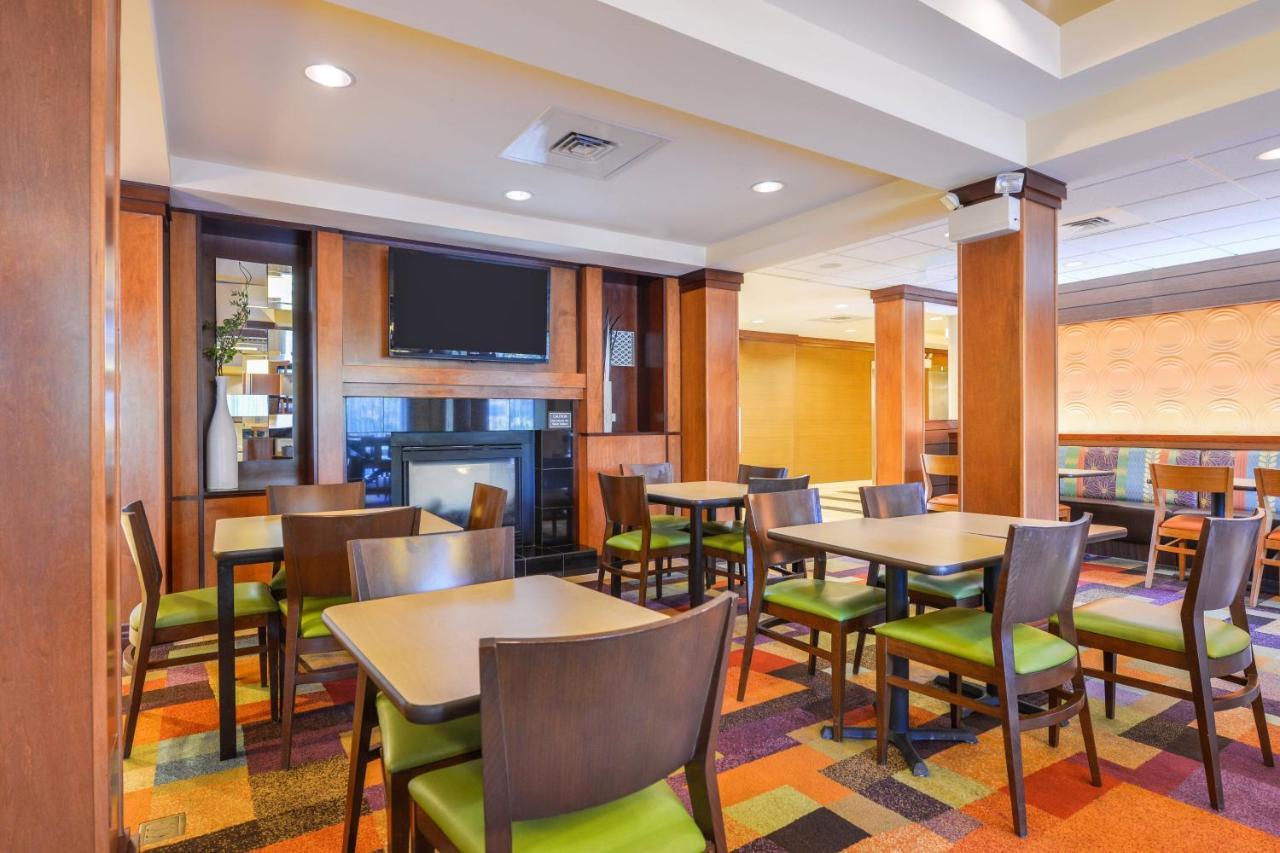 Fairfield Inn & Suites Вайт-Марш Екстер'єр фото