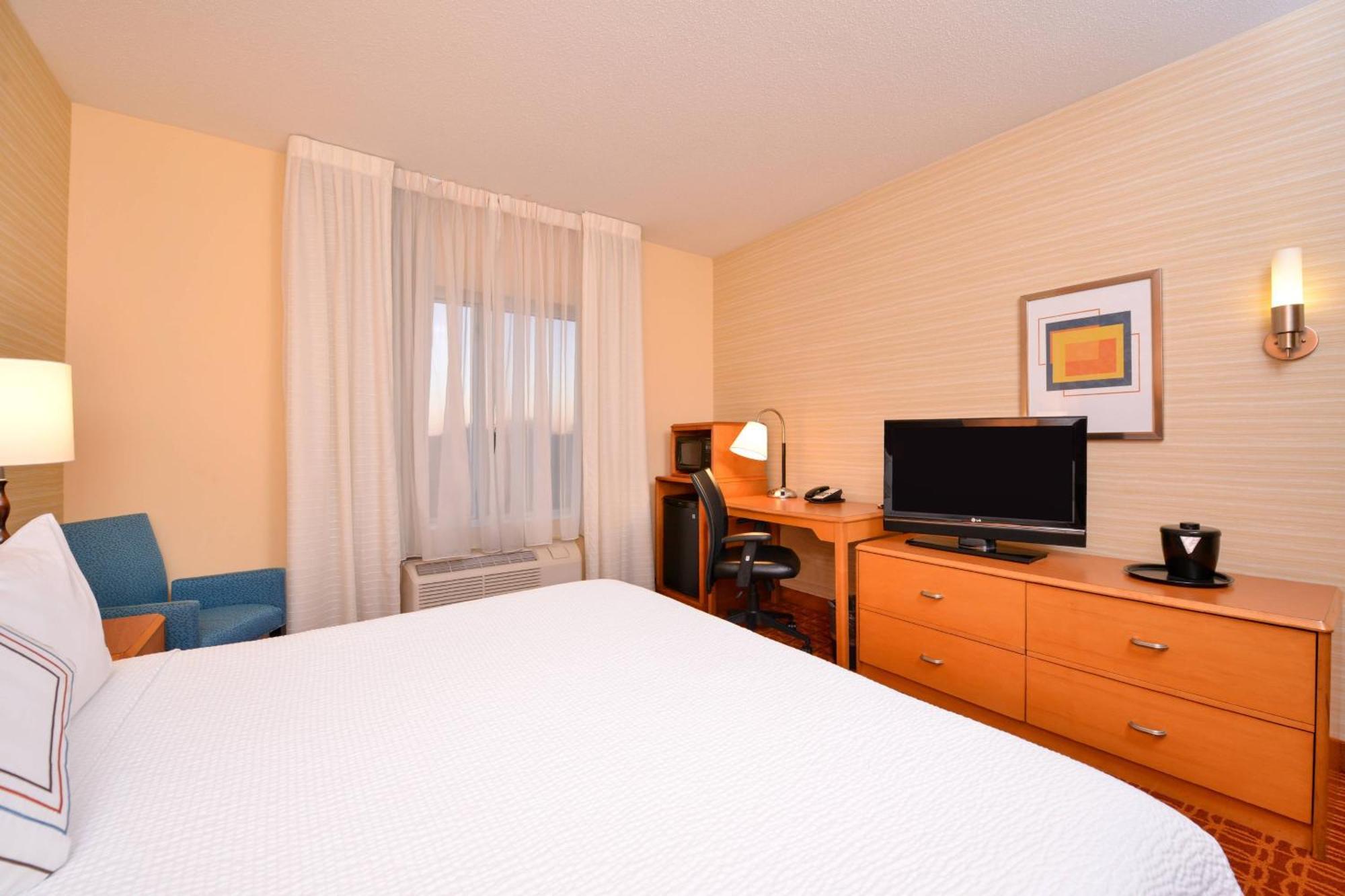 Fairfield Inn & Suites Вайт-Марш Екстер'єр фото